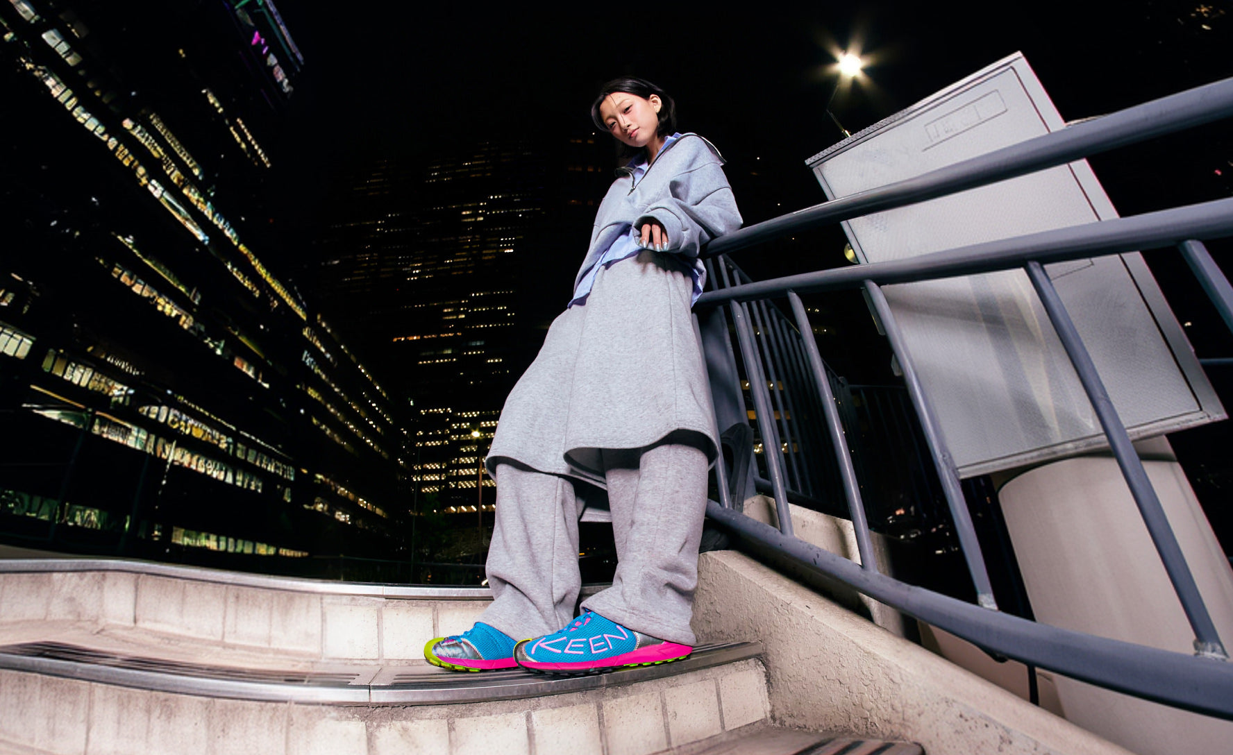 Women's A86 Sneaker | Black/Silver - Image 7